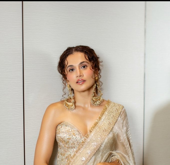 నటి తాప్సీ పన్ను కొత్త ఫోటోస్