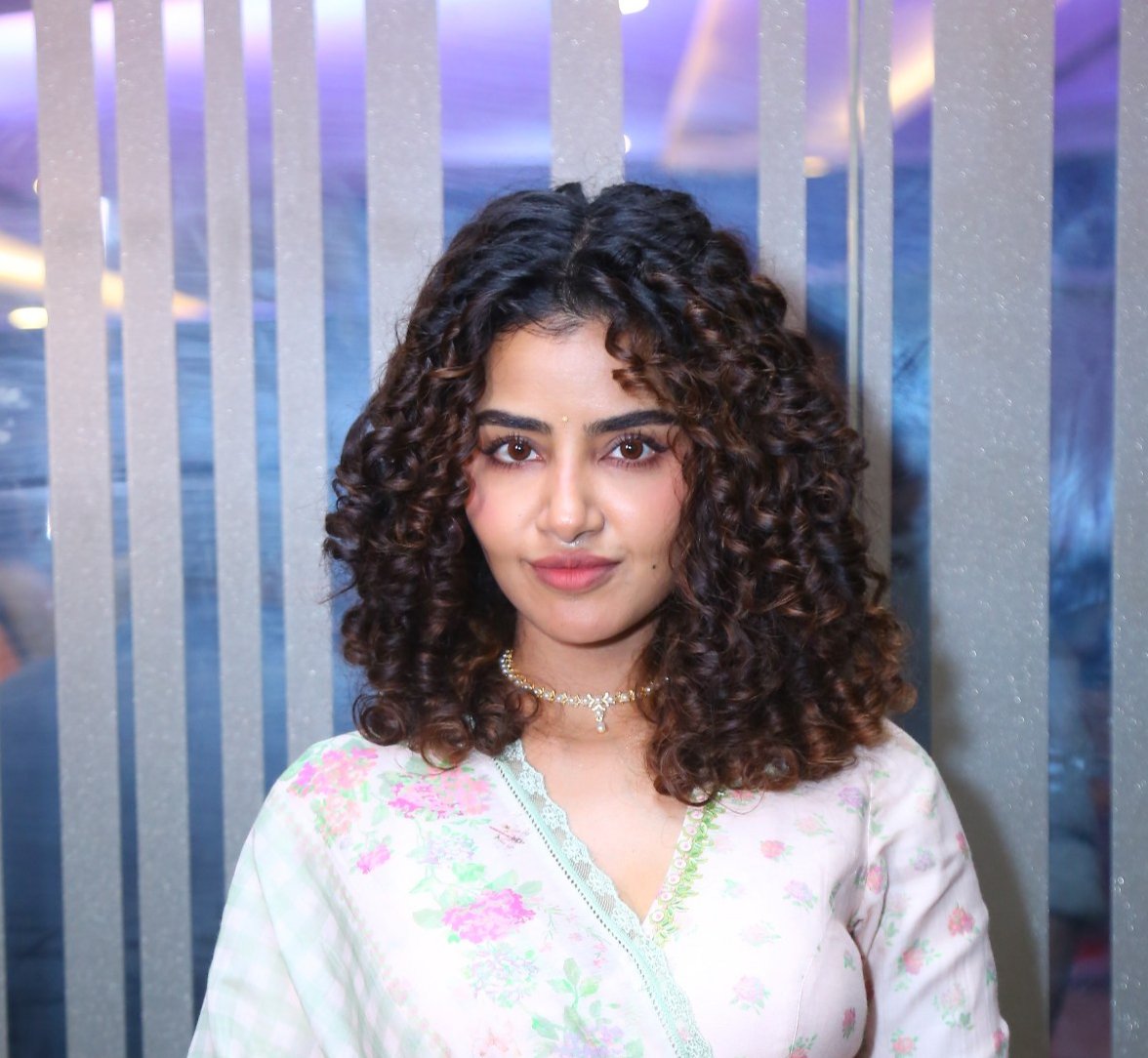 Actress Anupama Parameswaran New Stills