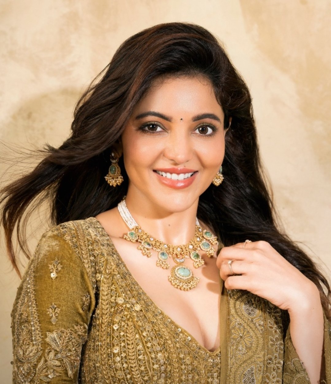 నటి అతుల్య రవి కొత్త ఫోటోస్ 