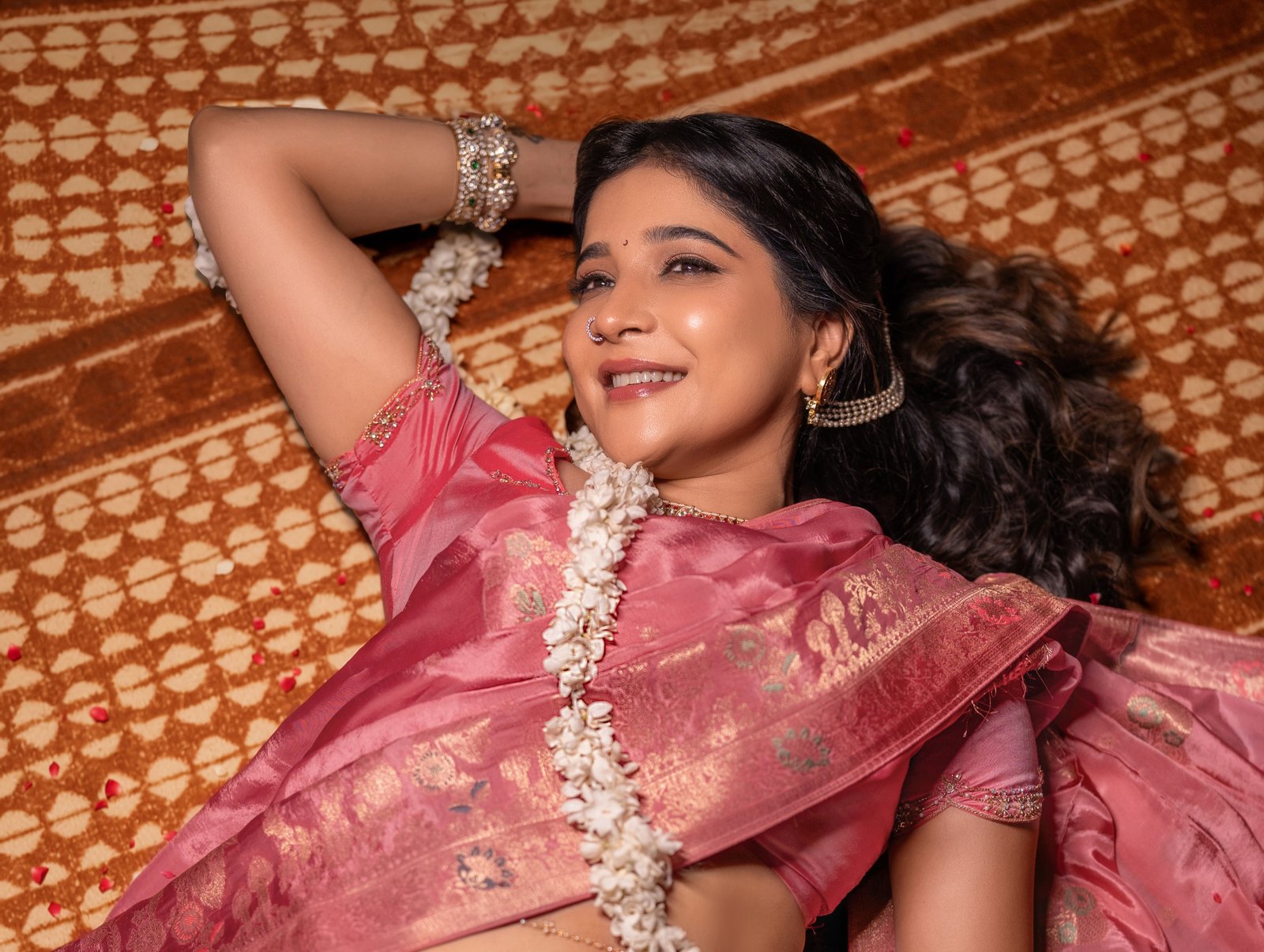 నటి సాక్షి అగర్వాల్ లేటెస్ట్ ఫోటోస్