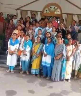 కంటోన్మెంట్ కార్యాలయం వద్ద ఆశా వర్కర్ల ధర్నా