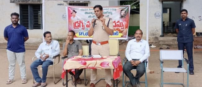 యువత డ్రగ్స్‌కు బానిస కావద్దు :భద్రాచలం డి.ఎస్.పి అరుణ్ కుమార్