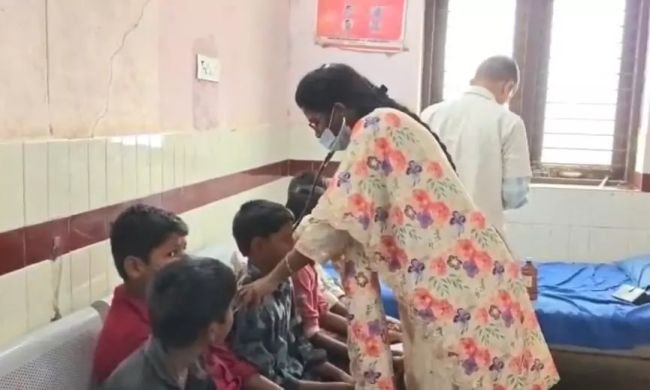 మరో ప్రభుత్వ పాఠశాలలో ఫుడ్ పాయిజన్