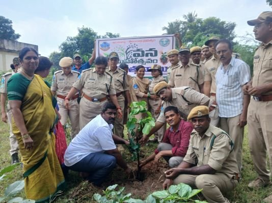 మండలంలో ఘనంగా వన మహోత్సవ కార్యక్రమం.