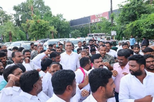 స్కిల్ యూనివర్సిటీలో పాలిటెక్నిక్ విలీనంపై రేవంత్ రెడ్డి వెనక్కి తగ్గాలి