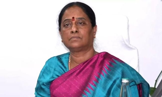 సెప్టెంబర్ 2 తర్వాత మంత్రి కొండా సురేఖపై చర్యలు..?