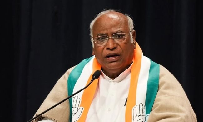 బాధితులను ఆదుకోవాలని ప్రధానికి లేఖ రాస్తున్నా - మల్లికార్జున ఖర్గే
