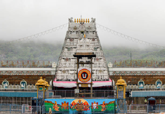 తిరుమల శ్రీవారి దర్శనానికి వెళ్తున్నారా? నేటి సర్వదర్శనం టైమింగ్స్ ఇవే.. పూర్తి వివరాలు!