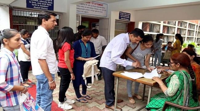 తెలంగాణ NEET విద్యార్థులకు బిగ్ అప్డేట్.. MBBS సీట్ల కోసం వెబ్ ఆప్షన్స్ షురూ!