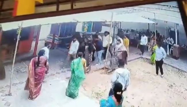పెళ్లి మండపంలో రచ్చ