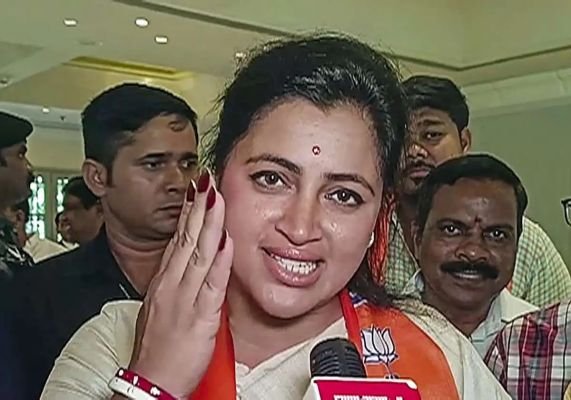 అత్యాచార నిందితులను నడిరోడ్డుపై ఉరితీయాలి