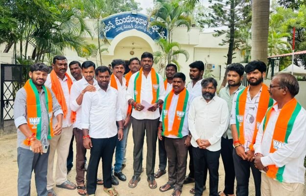 ప్రకటనలే గాని పింఛన్లు లేవు..!