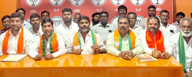 బీజేపీ ఆధ్వర్యంలో 22A భూ సమస్యలపై నిరసన దీక్ష 