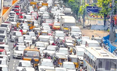 హైదరాబాద్‌లో ట్రాఫిక్ రూల్స్ టఫ్.. హెల్మెట్, సీట్‌బెల్ట్ లేకుంటే రూ.1,000 ఫైన్!