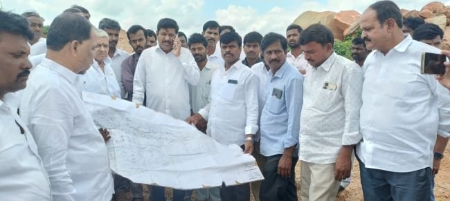 "చేతకాకపోతే తప్పుకోండి"