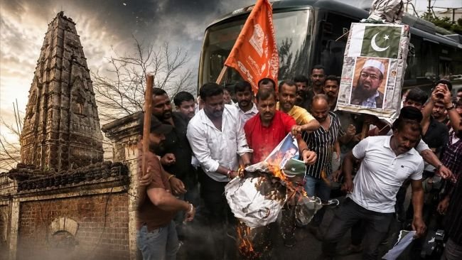 పాక్‌లో వందేళ్ల నాటి హిందూ ఆలయం కూల్చివేత