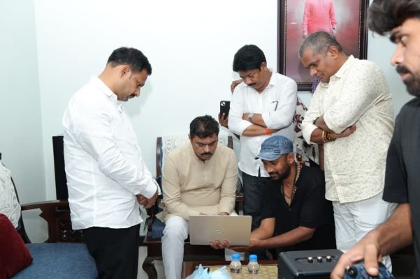 ‘చకోర- లూనార్ లవ్ బర్డ్’ నుంచి ‘అద్దంలా చేయనా..’.. ప్రేమను వెన్నెలలా పంచుతున్న మెలోడీ సాంగ్!