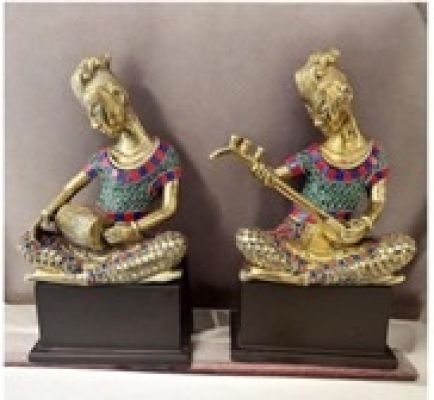 అడిల్‌బెక్ కసిమాలియేవ్‌కు ప్రధాని మోదీ ప్రత్యేక కానుక!