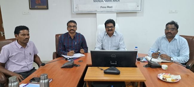 లక్ష్యాలకు మించి బొగ్గు ఉత్పత్తి, రవాణా