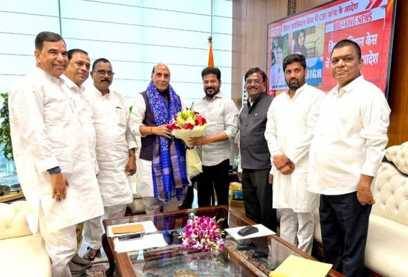 ఇన్వెస్ట్‌ తెలంగాణ గ్లోబల్‌ సమ్మిట్‌-2026కు రండి    రాజనాథ్ సింగ్ కు సీఎం రేవంత్ ఆహ్వానం 