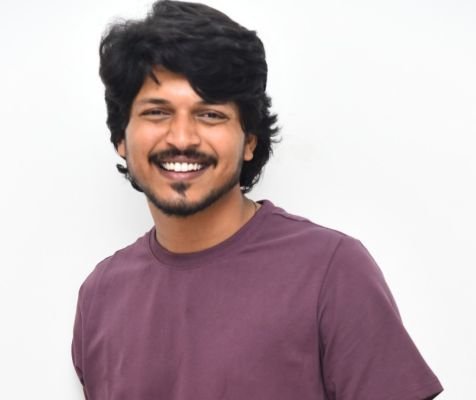 రోమాంచకం' ఫ్యామిలీ అంతా చూసే ఫ్రెష్ లవ్ స్టోరీ: హీరో సుమంత్ ప్రభాస్