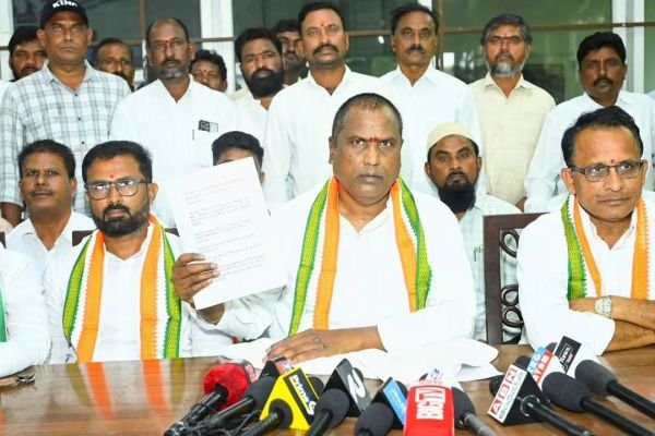 అవినీతి అభివృద్ధిపై అసెంబ్లీలో తేల్చుకుందాం రండి..  బీఆర్ఎస్ నాయకులు కేటీఆర్, హరీష్ రావు మంత్రి అడ్లూరి సవాల్..  ఉనికి కాపాడుకోవడానికి బీఆర్ఎస్ ప్రయత్నం..  వెయ్యి రోజుల ప్రోగ్రెస్ రిపోర్ట్ కొప్పుల ఈశ్వర్ కి పంపిస్తా..  ప్రోగ్రెస్ రిపోర్టులో తప్పులుంటే దేనికైనా సిద్ధం..