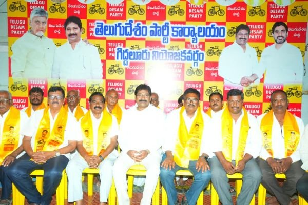 వెలుగొండ జలాల విడుదల, వైసీపీ నేతలకు మింగుడు పడటంలేదు.. 