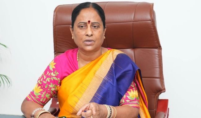 నా బర్తరఫ్‌ చెల్లదు.. కొండా సురేఖ సంచలన వ్యాఖ్యలు