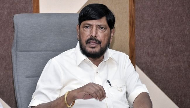 చెత్త ఏరుకునే కార్మికులకు 'నమస్తే', 'ఆయుష్మాన్' కార్డుల పంపిణీ