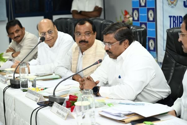 సింగరేణిలో బొగ్గు ఉత్పత్తి కన్నా ఉద్యోగుల భద్రతే మా ప్రధాన లక్ష్యం: సీఎండీ డాక్టర్ బుద్దప్రకాష్ జ్యోతి