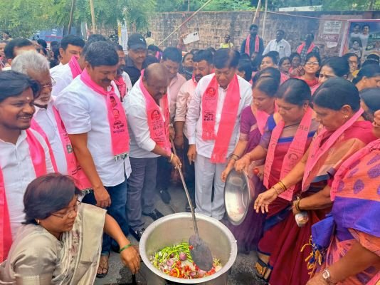 హామీలు అమలు చేయని ప్రభుత్వంపై బీఆర్‌ఎస్‌ వంటా వార్పు