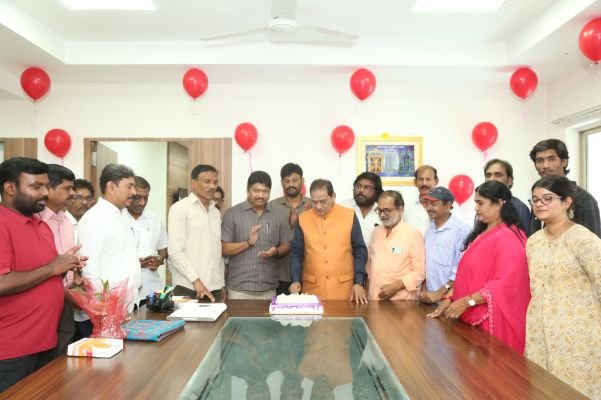 ఘనంగా సూర్య అధినేత జన్మదిన వేడుకలు
