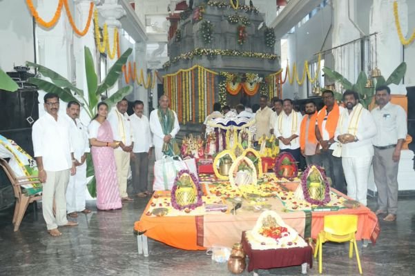 శ్రీ అభయాంజనేయ స్వామి దేవాలయ వార్షిక బ్రహ్మోత్సవాల్లో పాల్గొన్న ఉప్పల్ ఎమ్మెల్యే బండారి లక్ష్మారెడ్డి