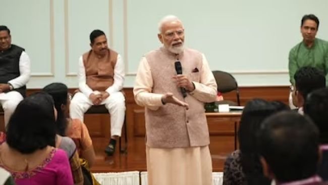 పిల్లలను స్క్రీన్ టైమ్, డ్రగ్స్ వ్యసనాల నుంచి కాపాడాలి
