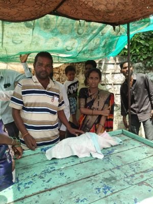 బషీరాబాద్ లో తృటిలో తప్పిన పెను ప్రమాదం 