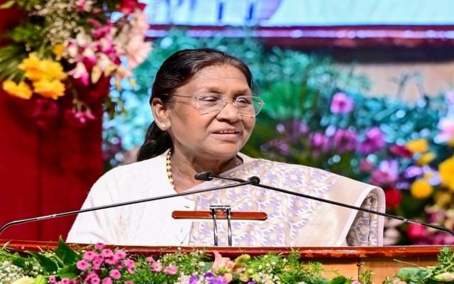 శాస్త్రీయ దృక్పథం, ‘దేశమే ప్రథమం’ స్ఫూర్తితో విద్యార్థులను తీర్చిదిద్దాలి