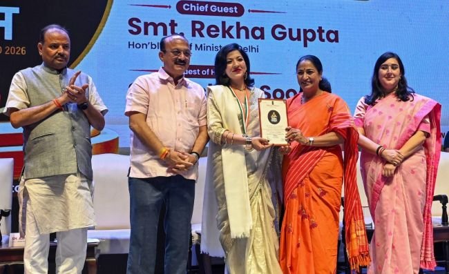 ఢిల్లీలో 116 మంది ఉపాధ్యాయులు, ప్రిన్సిపాల్స్‌కు రాష్ట్ర పురస్కారాలు