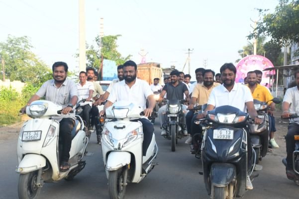 మార్నింగ్ వాక్ లో మాజీ ఎమ్మెల్యే పైలెట్ సందడి 
