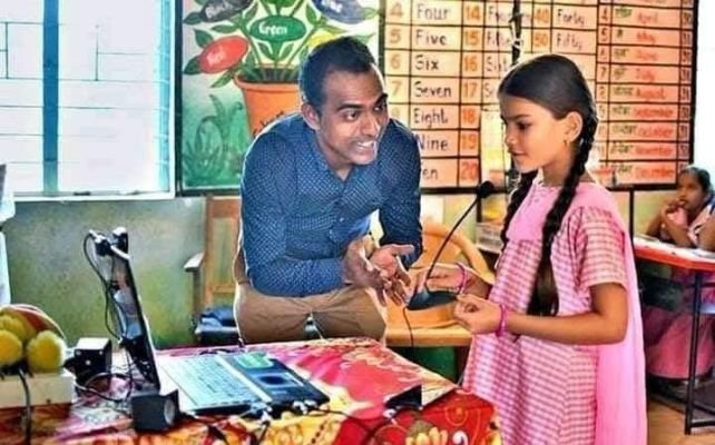 ప్రపంచం మెచ్చిన భారతీయ గురువు రంజిత్ సిన్హ్ దిసాలే.. ఏడు కోట్ల గ్లోబల్ టీచర్ ప్రైజ్ గెలిచి సగభాగం దానం చేసిన ఉదారత