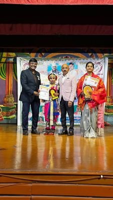 పిట్ట కొంచెం కూత ఘనం.