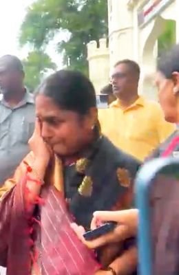 అసెంబ్లీ వద్ద బీఆర్‌ఎస్ మహిళా ఎమ్మెల్యేలపై పోలీసుల దుర్మార్ఘం
