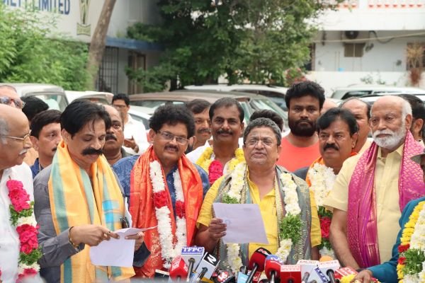 నిర్మాతల మండలి ఎన్నికల్లో మోహన్ వడ్లపట్ల విజయం