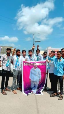 దళిత నాయకున్ని అవమానిస్తే చూస్తూ ఊరుకోము:....