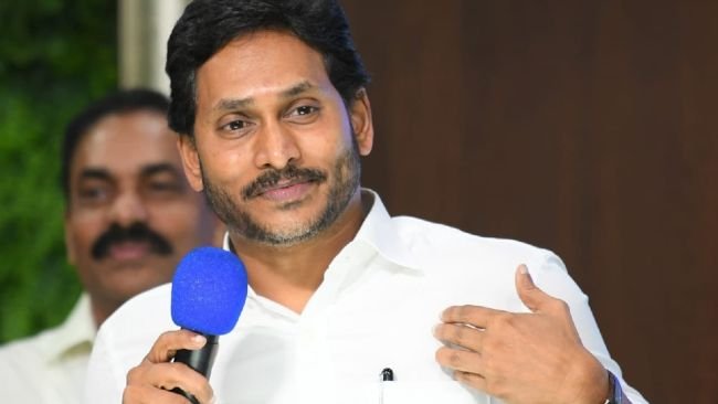 మళ్లీ ప్రజల్లోకి జగన్: ఏపీలో వైఎస్ జగన్ పాదయాత్రపై కీలక ప్రకటన