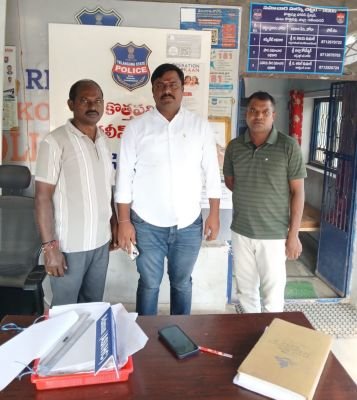 అక్రమ అరెస్టులతో ప్రశ్నించే గొంతుకలను అడ్డుకోలేరు – జిల్లా మాజీ గ్రంథాలయ సంస్థ చైర్మన్, బీఆర్‌ఎస్‌వీ జిల్లా అధ్యక్షుడు పొన్నం అనిల్ కుమార్ గౌడ్ 