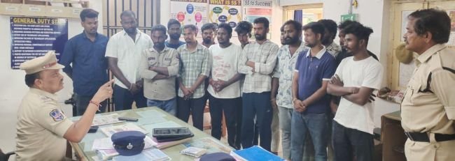 గణేష్ నవరాత్రి ఉత్సవాలను ప్రశాంతమైన, వాతావరణంలో నిర్వహించుకోవాలి: కమ్మర్‌పల్లి  ఎస్ఐ చిర్ర.సతీష్ 
