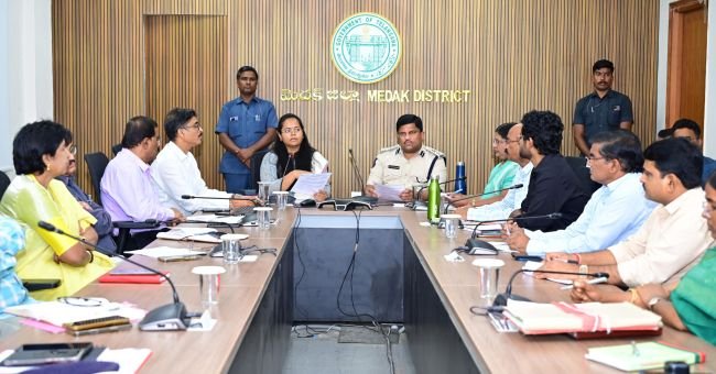 ప్రజాపాలన దినోత్సవ వేడుకలకు పకడ్బందీ ఏర్పాట్లు చేయాలి.