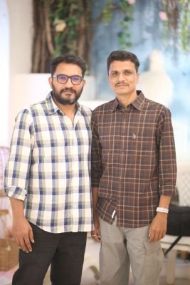 బన్నీ వాస్, సుకుమార్ల 'ఇడుపు కాయితం' నుంచి 'శ్రీలత..' పాటకు విశేష స్పందన: హర్షం వ్యక్తం చేసిన సురేష్ బొబ్బిలి, అలరాజు