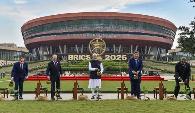 న్యూఢిల్లీలో మొక్కలు నాటిన బ్రిక్స్ నేతలు