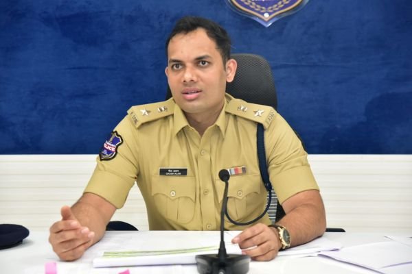 శాంతియుత వాతావరణంలో గణేష్ ఉత్సవాలు జరుపుకోవాలి…   సీపీ గౌష్ ఆలం